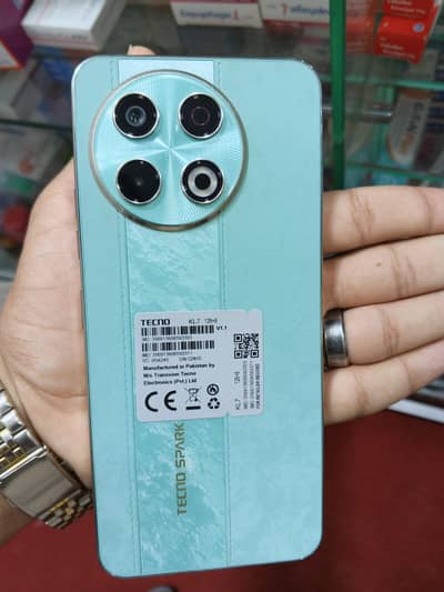 Tecno spark 30 pro  8 /128 urgent sale