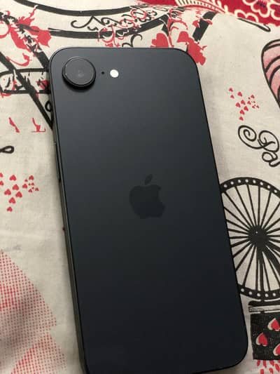 Apple iPhone 16e