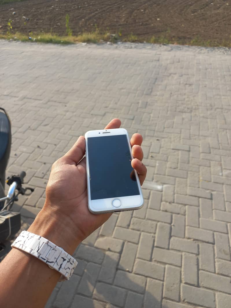 Apple IPhone 8 1