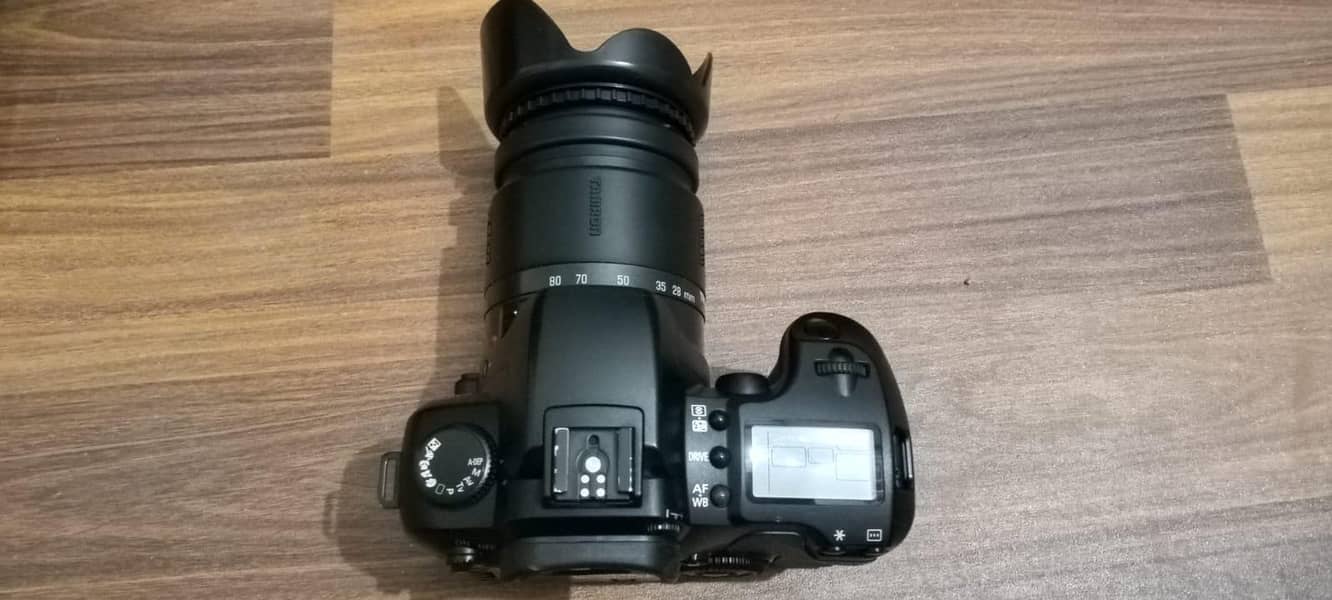 Canon EOS D30 0