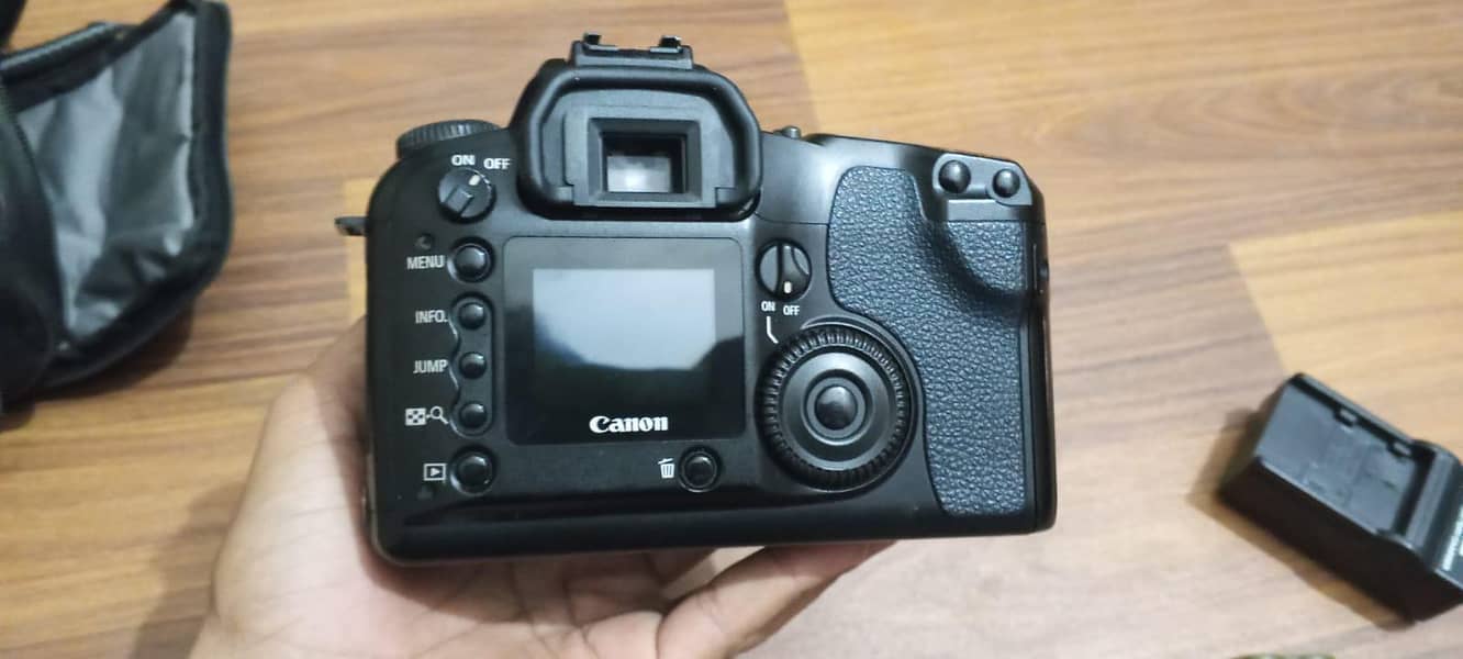 Canon EOS D30 1
