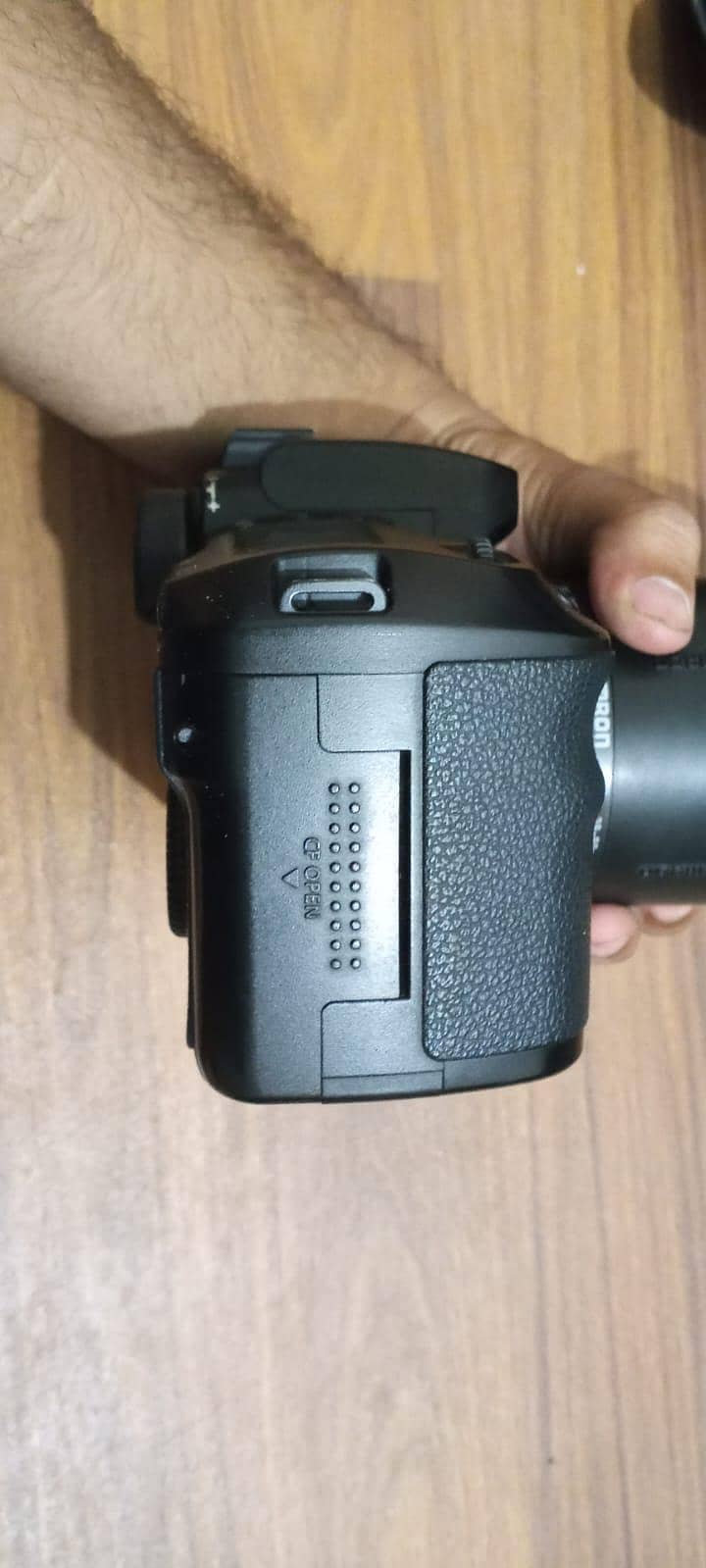 Canon EOS D30 6