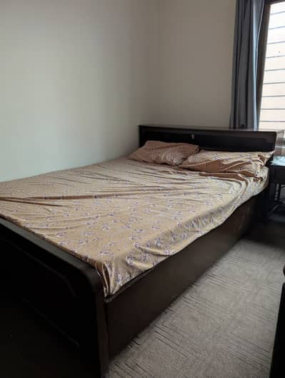 Simple Bed for Sale with Matress