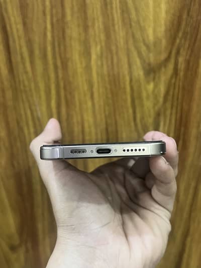 iPhone 16 pro max jv canadian