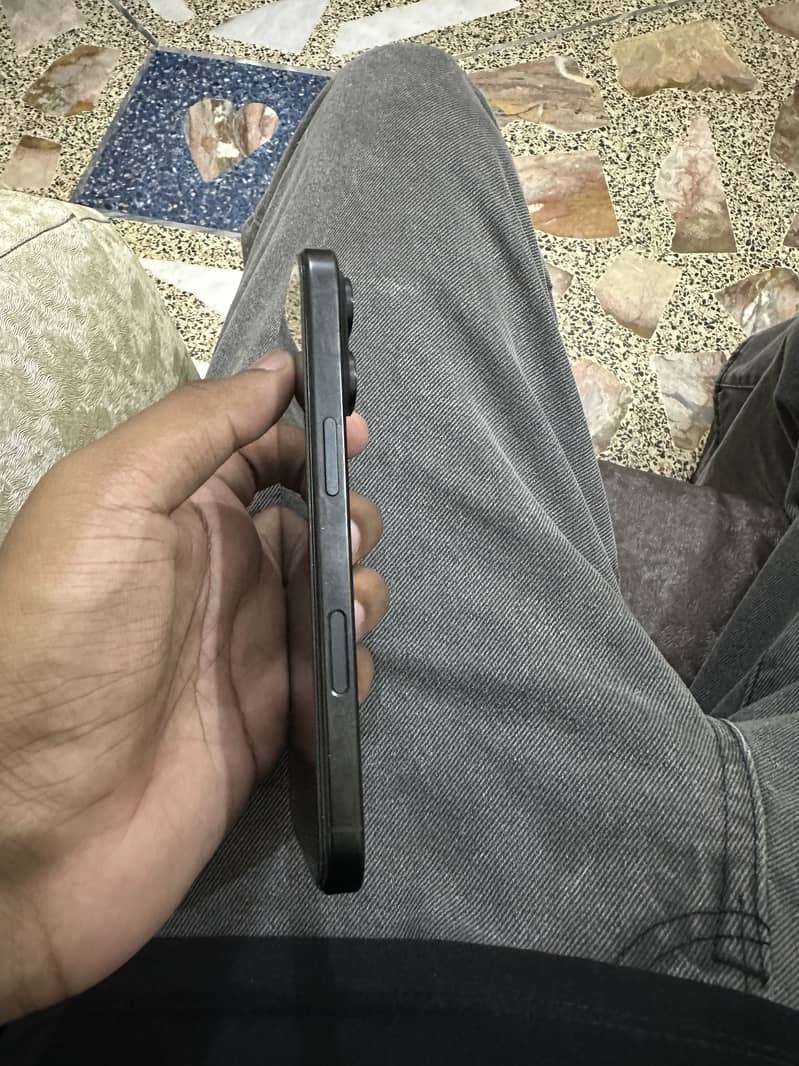 Iphone 16 pro 5