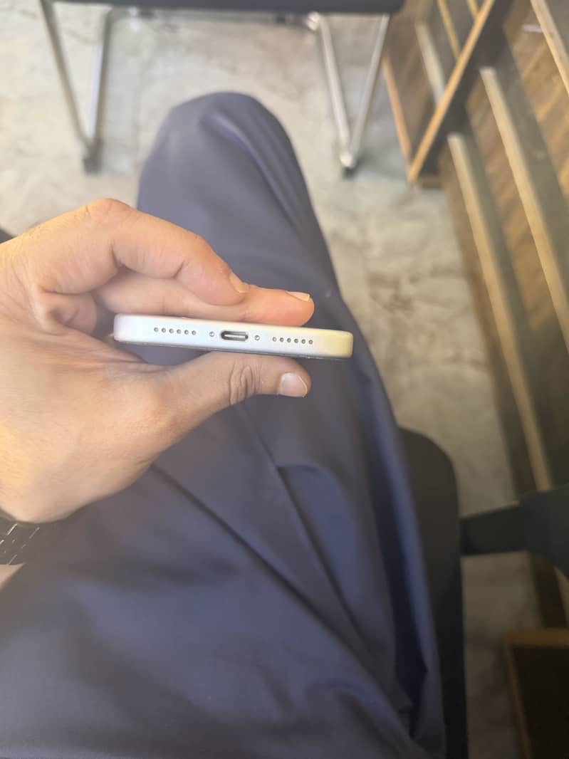 IPHONE 17 Pro max 3