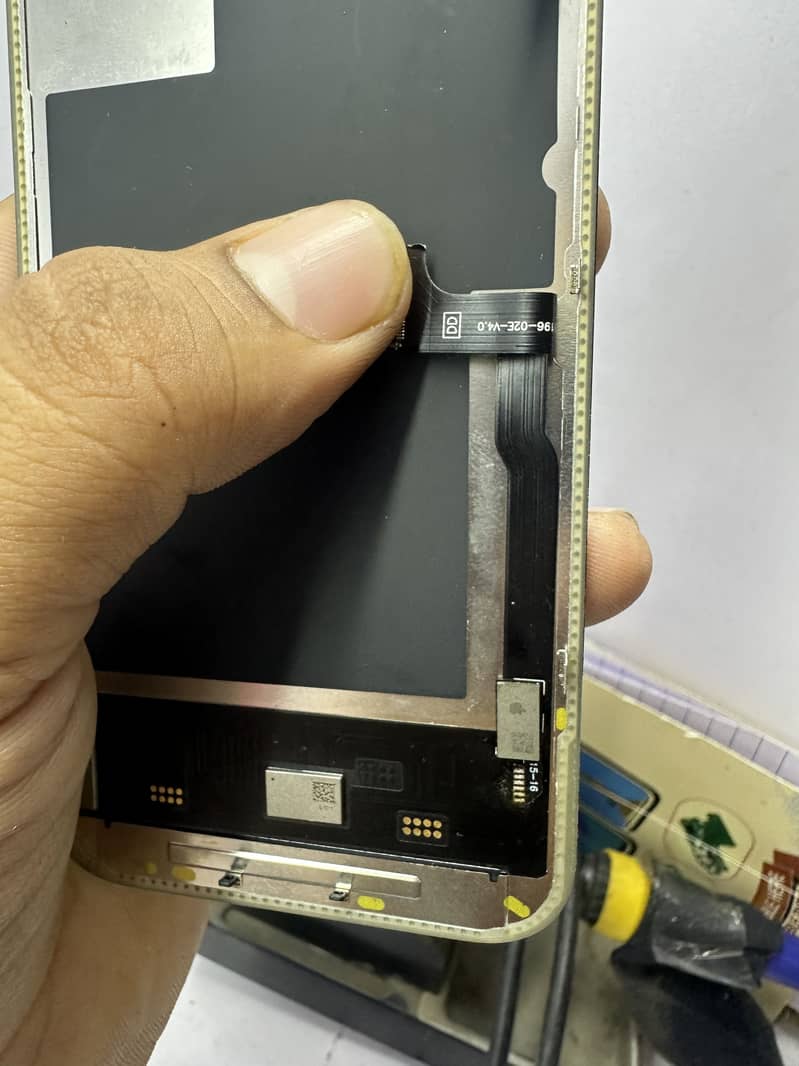 Iphone 15 pro panel 2