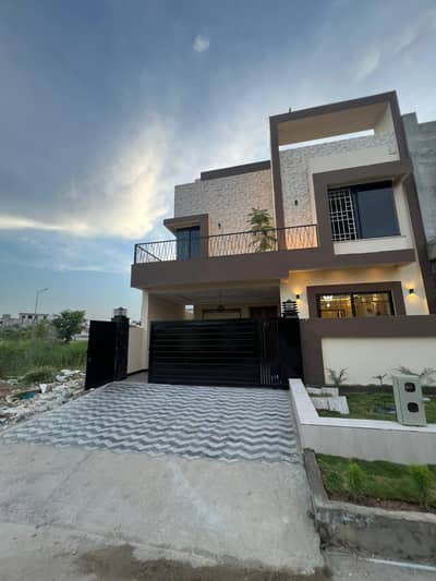 7 MARLA BREND NEW HOUSE FOR SALE IN JINNAH GARDEN