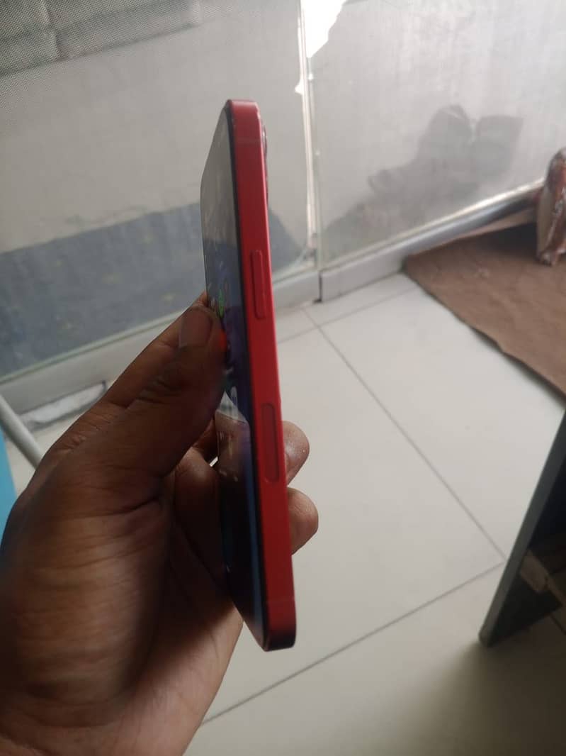 iPhone 13 0