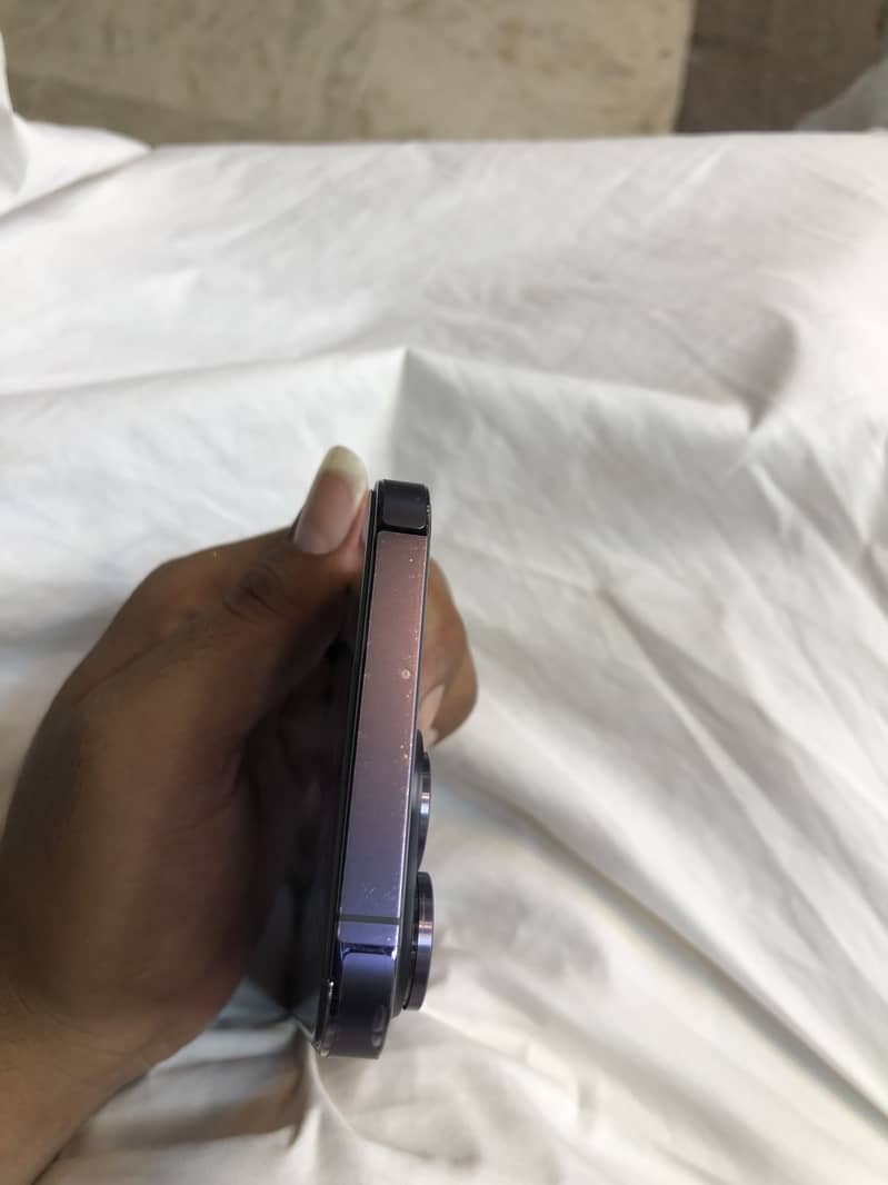 iPhone 14 Pro Max 2
