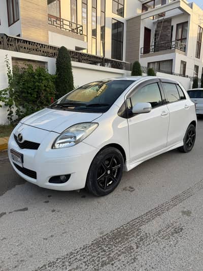TOYOTA VITZ 1.0