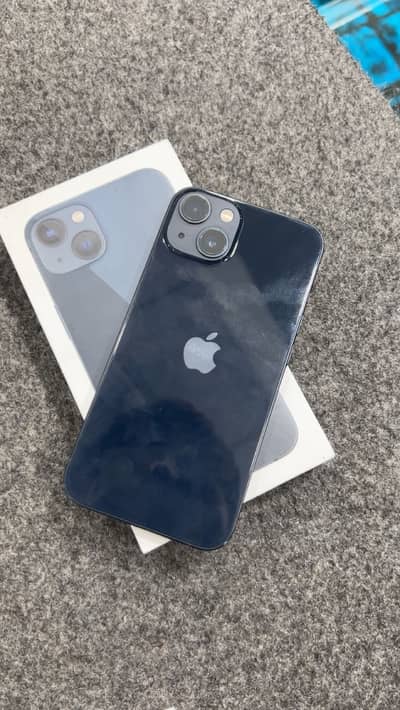 Apple iPhone 13