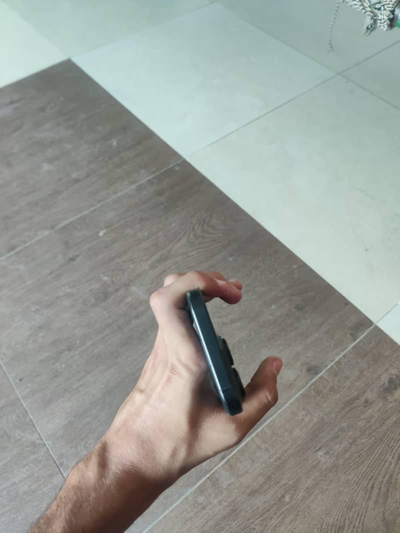 iphone 16pro with box 2