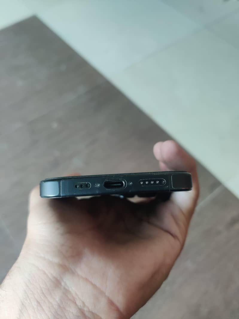 iphone 16pro with box 5
