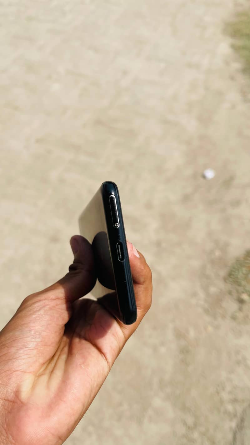 Google Pixel 3 | 8/10 4
