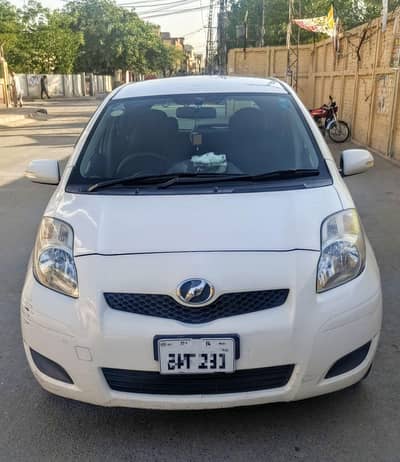 Toyota vitz 1.0 saloon condition 9/10