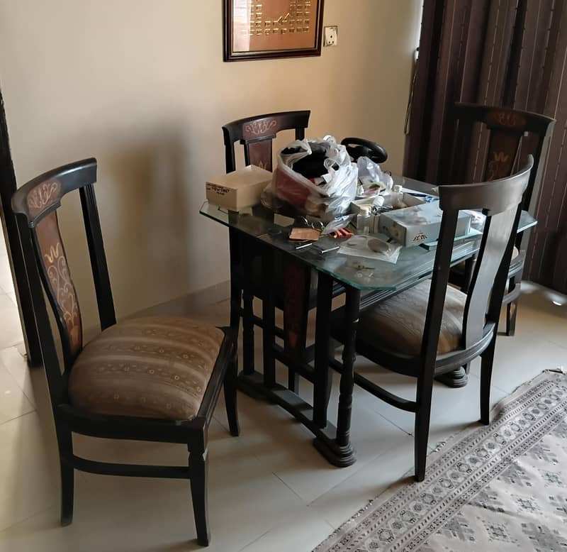 Dining table with 4 chairs 0