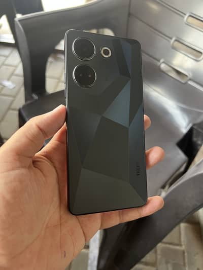 Tecno cammon 20 8/256