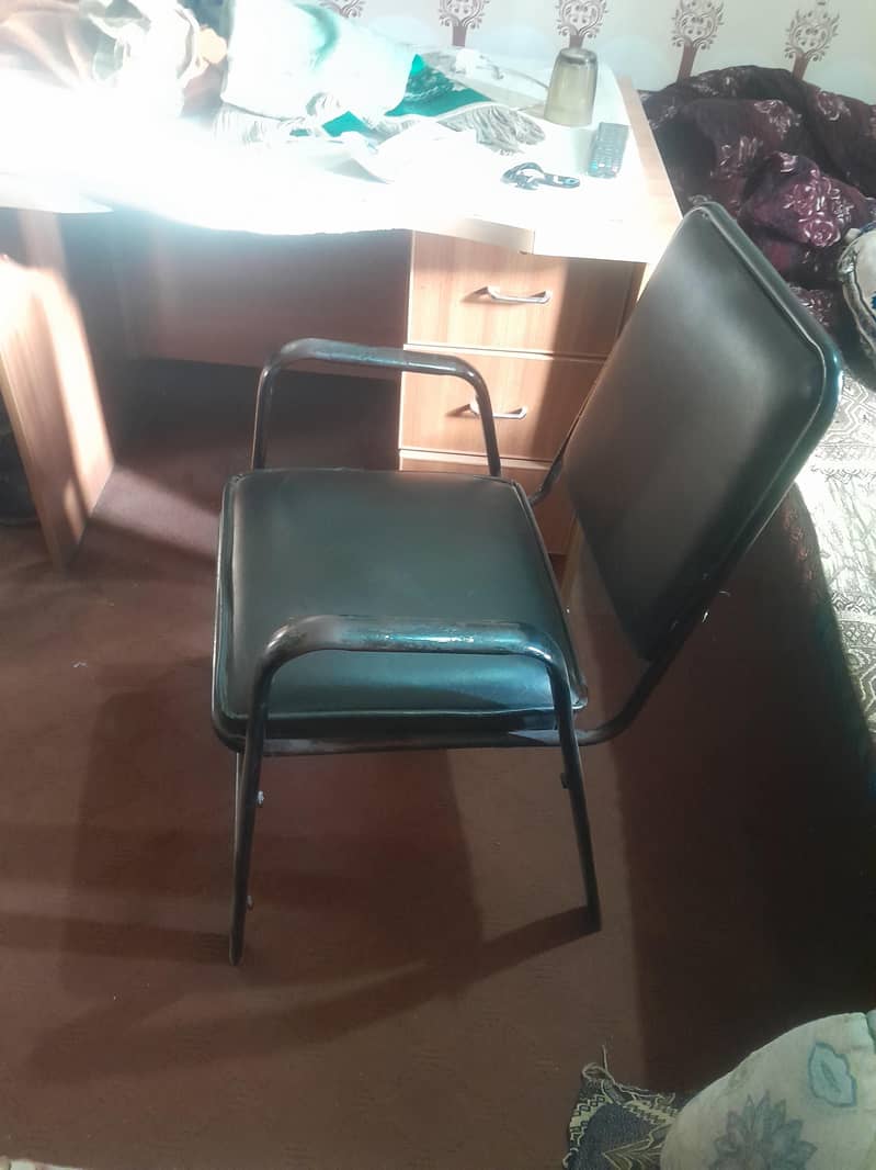 CHAIRS AND TABLES | METAL FRAME CHAIRS 1