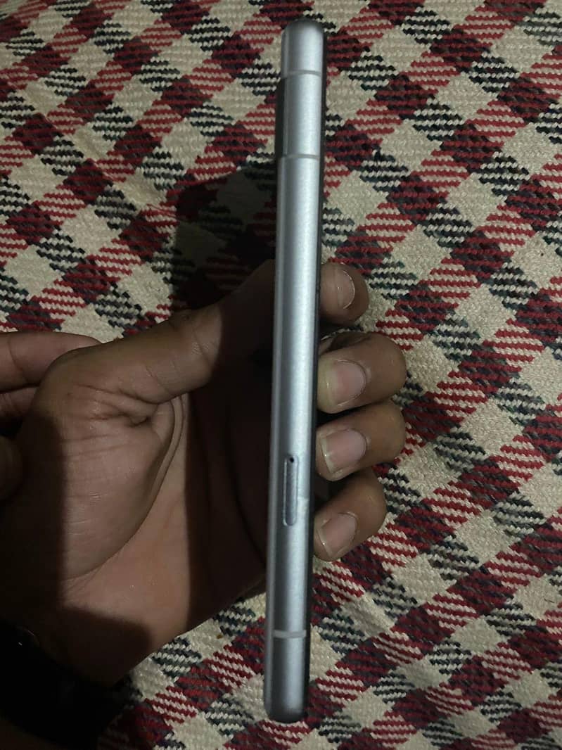 Google pixel 7a 4
