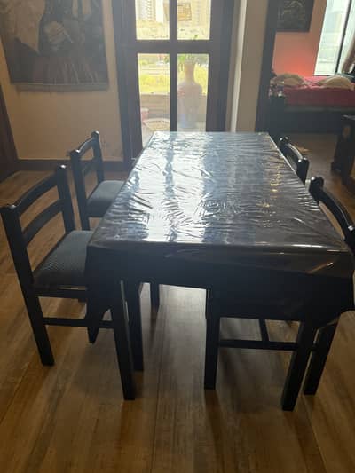 4 seater dining table