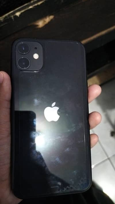 selling my ip 11  99 health 128 gb 10/10 condition