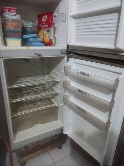 Dawlance Fridge in Excellent Condition + Waves Deep Freezer