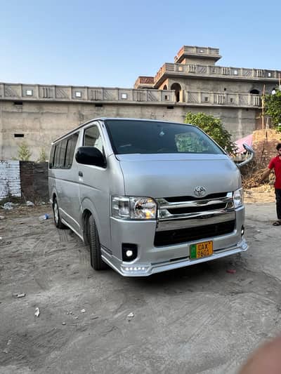 toyota hiace 200