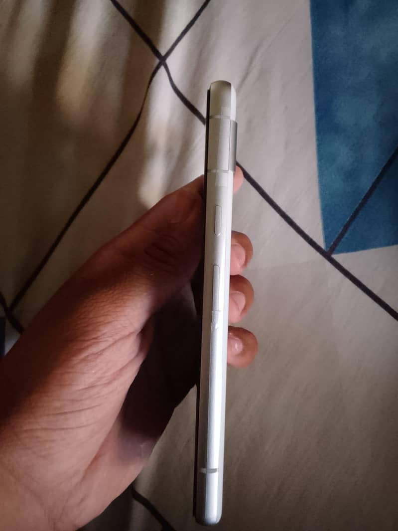google pixel 7a 10/10 1