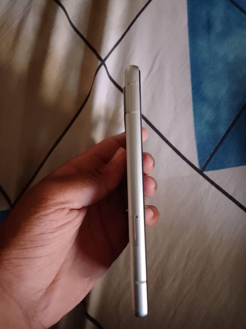 google pixel 7a 10/10 4