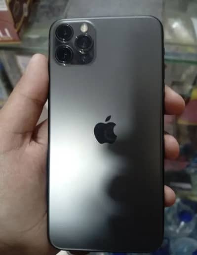 I phone 11 pro max non pta 4: 64 good condition no open no repair