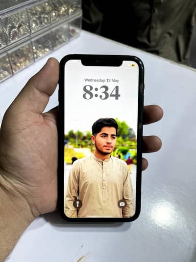 IPHONE XR JV 10/10 CONDITION