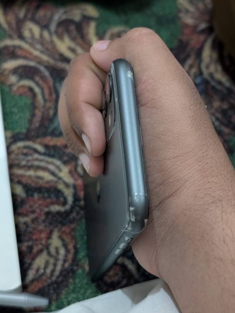 IPhone 11 with box 3