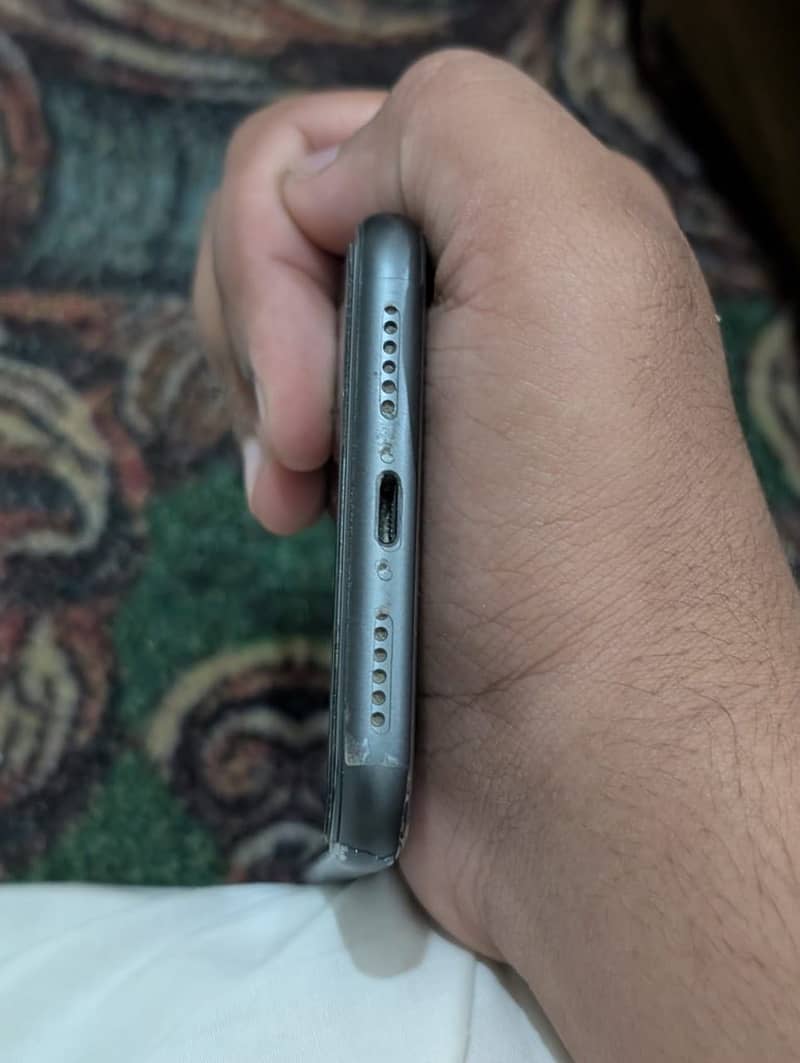 IPhone 11 with box 4