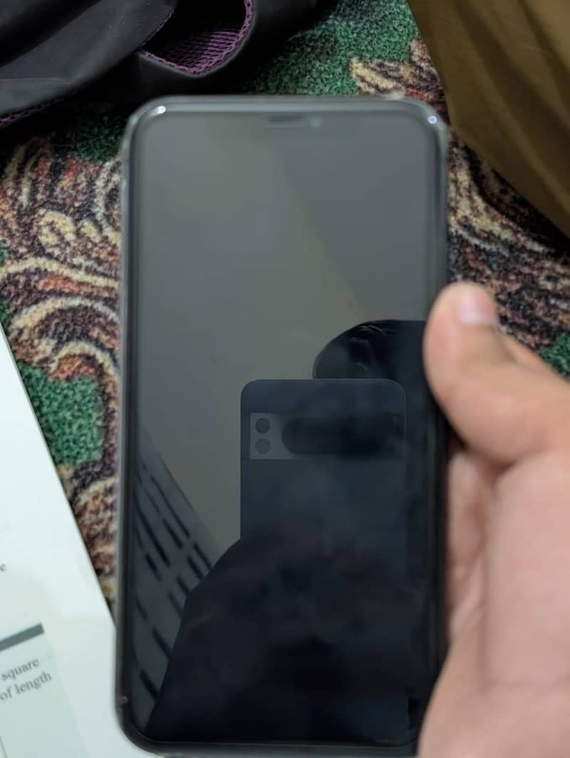 IPhone 11 with box 5