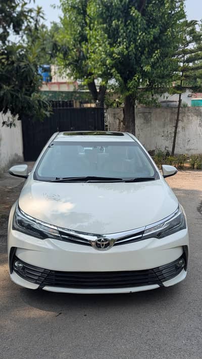 Toyota Corolla Altis Grande 1.8 CVTi