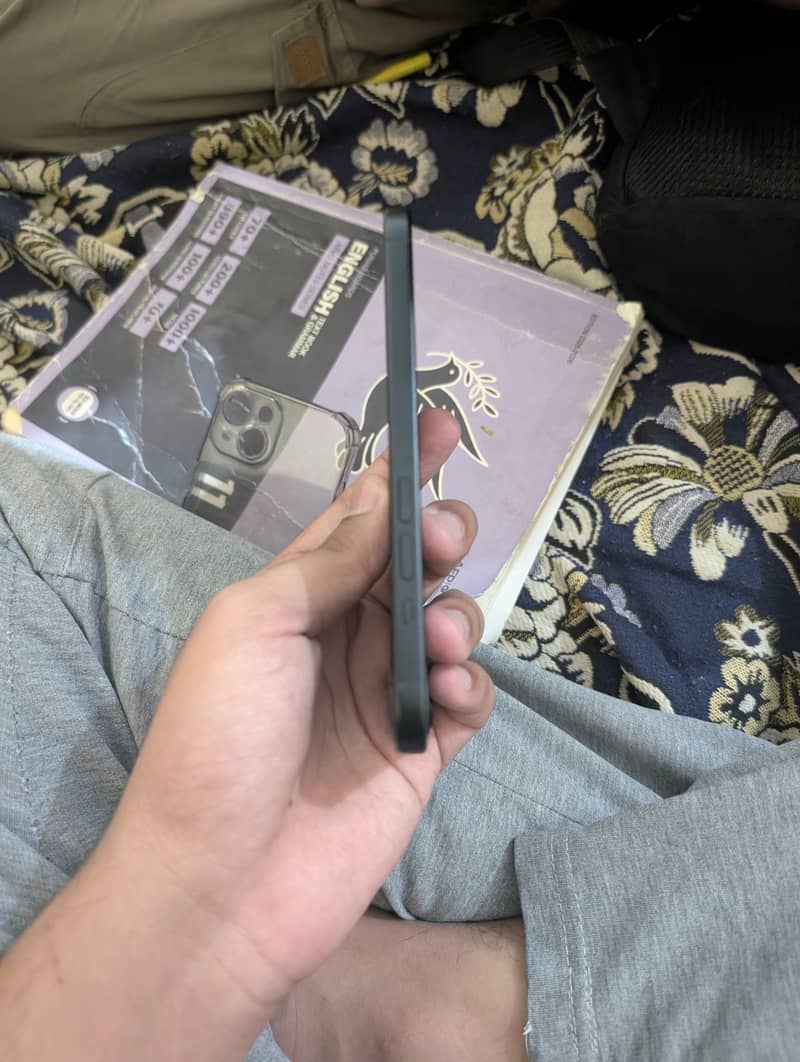 Apple iPhone 15 5