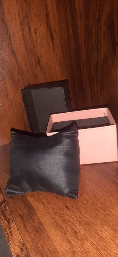 3 watch boxes with high qulaity velvet pillow best for mens watches