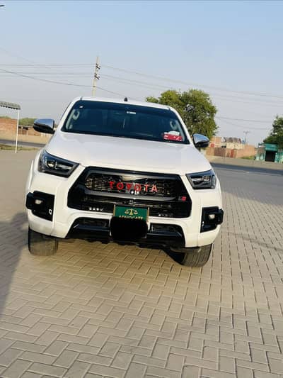 Toyota Revo 2.8 totaly original h just 1 piece touch exchange possi