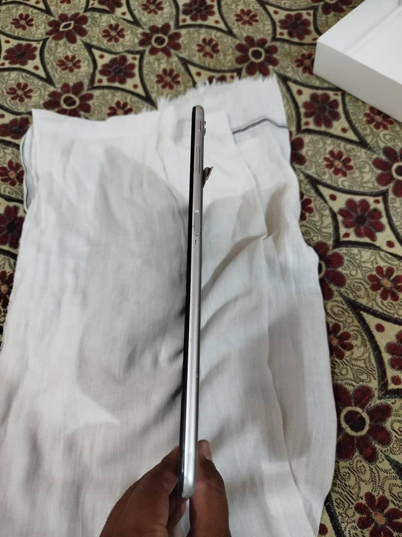 Tab LG 4