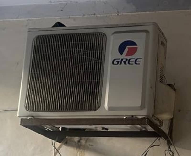 Gree Split AC - Used 1