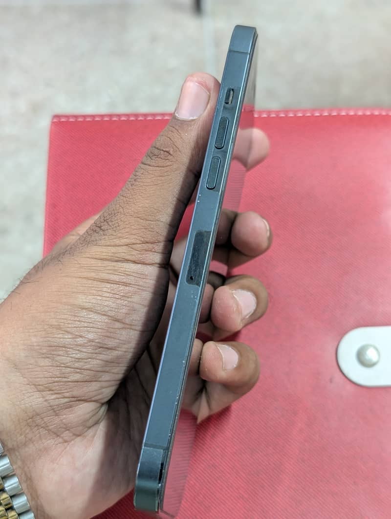 iPhone 12 pro max 2