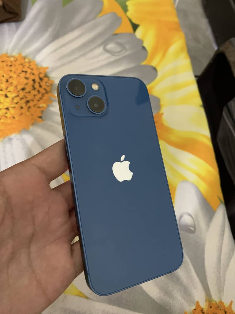 iPhone 13 0