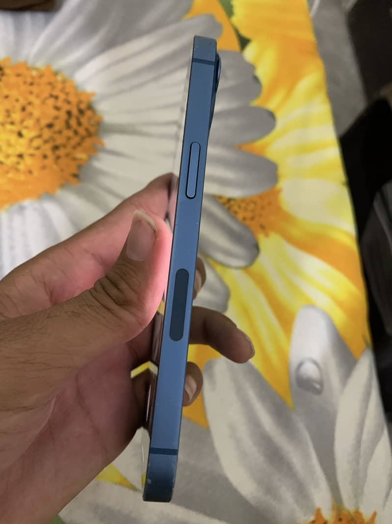 iPhone 13 5