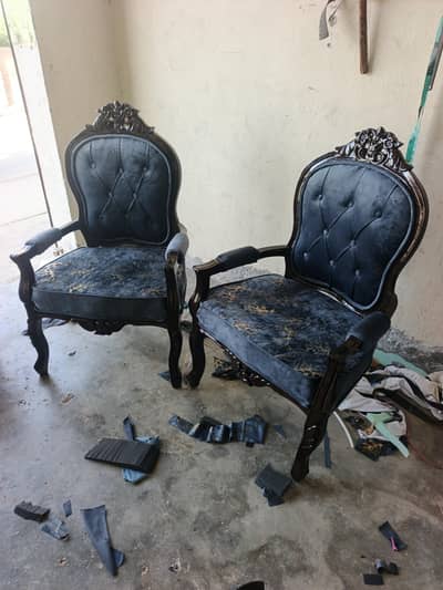 Chounioti 2 chair 20k ph 03365103451