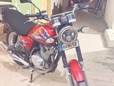 SUZUKI GS 150