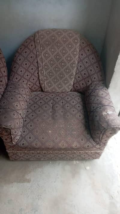 7 seater sufa set 2 small 1 large table almari