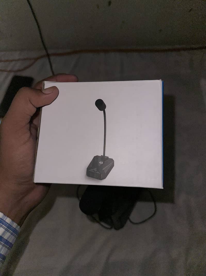 Pc mic with box 1