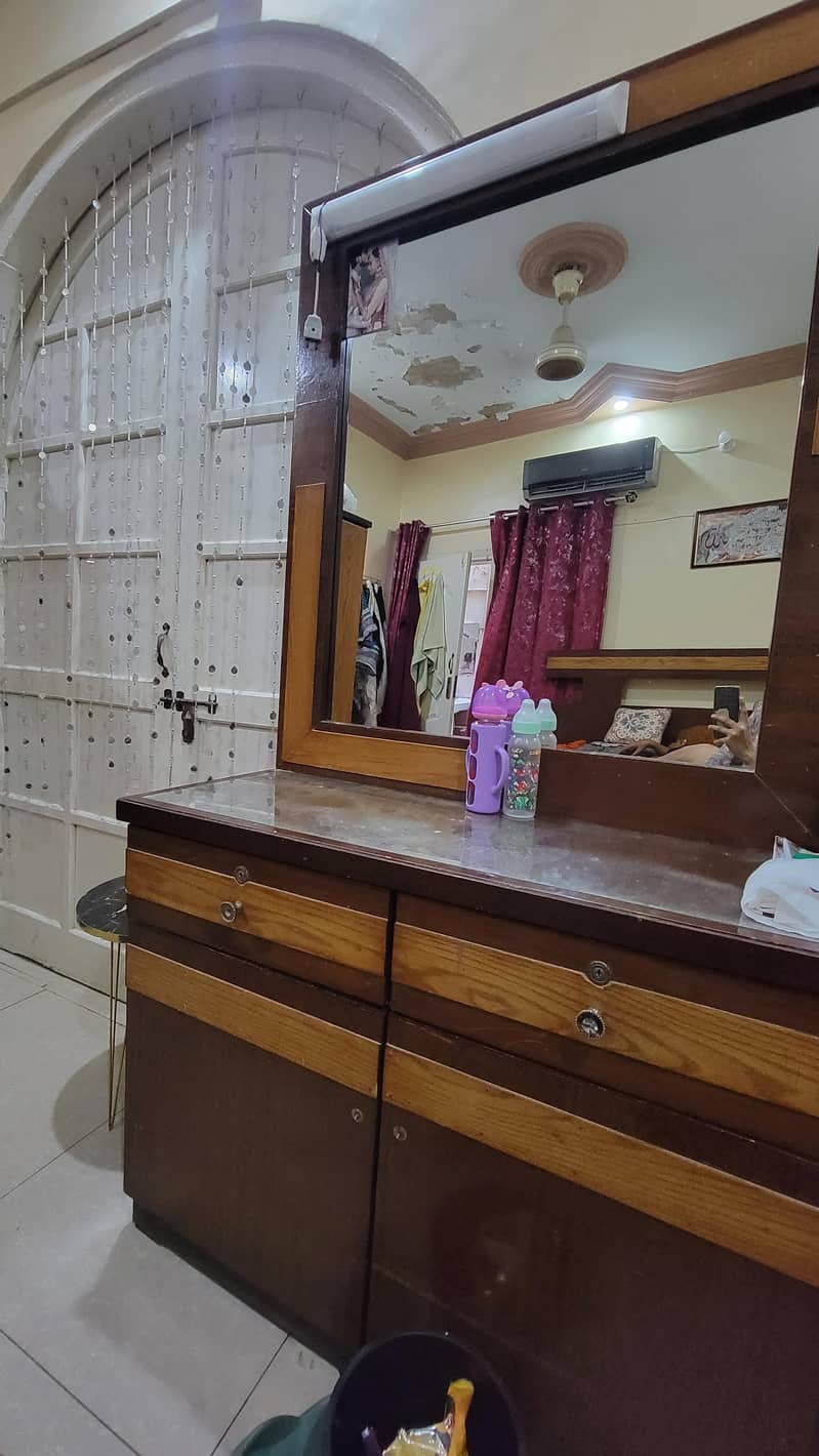 Dressing table 0