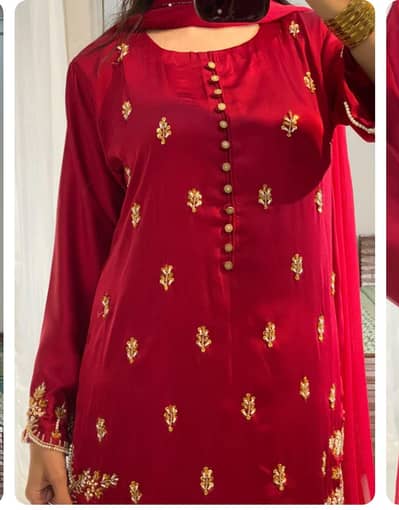 silk 3 piece suit for sale branded 10/10 condition